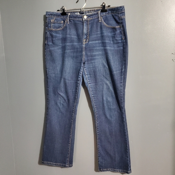 Mossimo Supply Co Womens Curvy Bootcut Mid Rise Size 14 Short - Picture 1 of 10